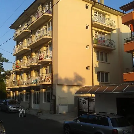 Peshev Family Hotel Nesebar