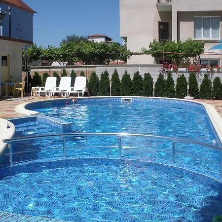 Hotel Peshev Family