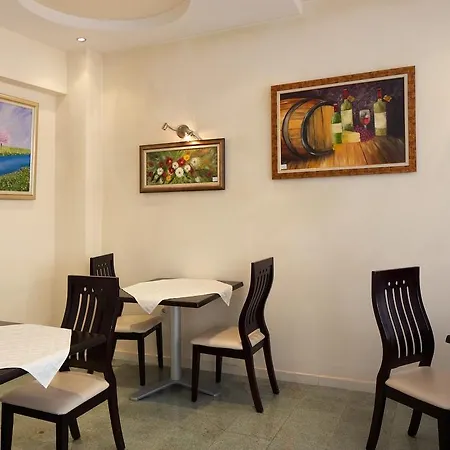 Hotel Peshev Family 3*