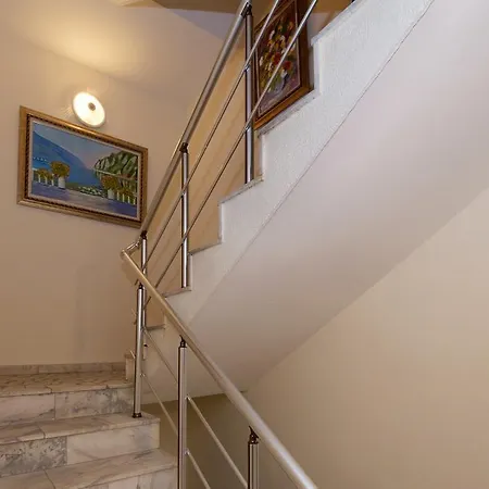 Hotel Peshev Family