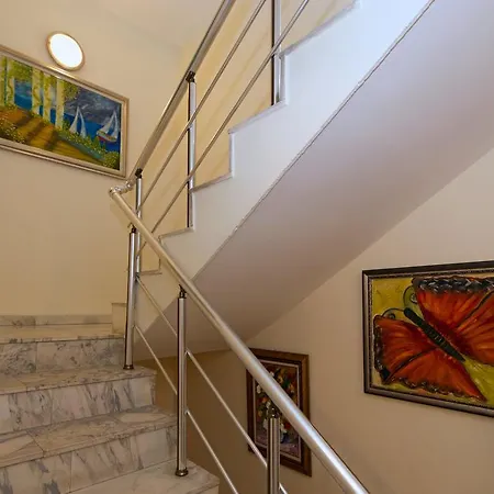 Hotel Peshev Family 3*