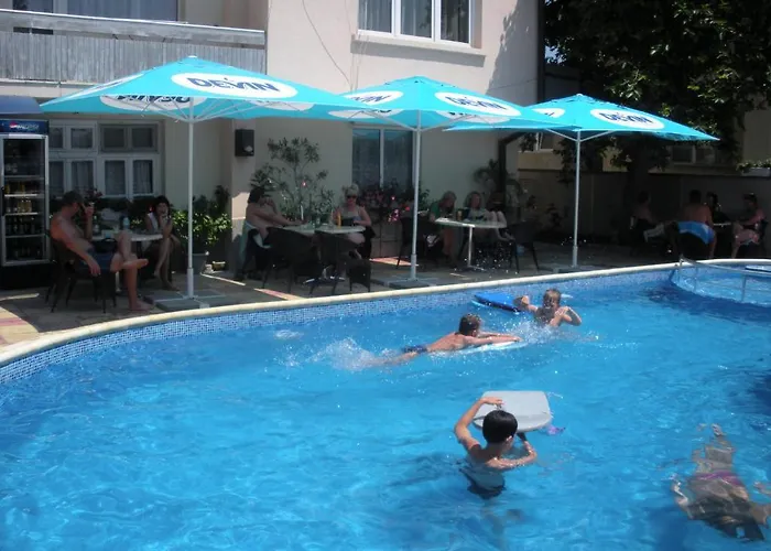 Peshev Family Hotel 3*